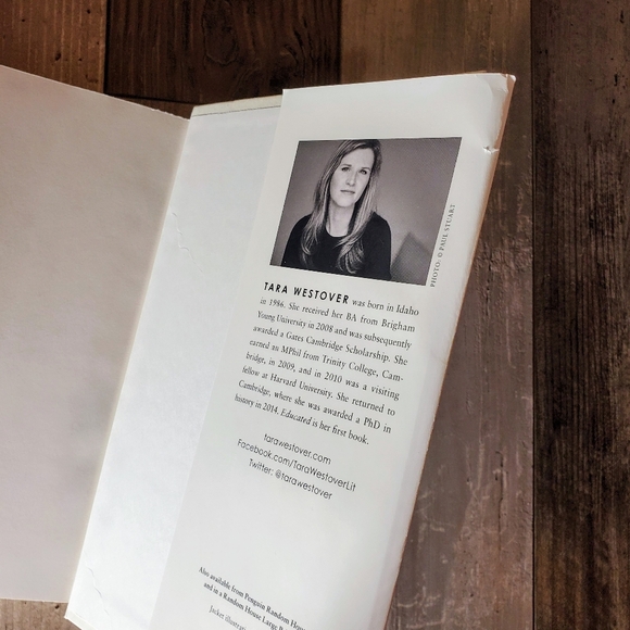 Educated A Memoir Hard Cover Book by Tara Westover #1 New York Times Bestseller - Picture 8 of 11